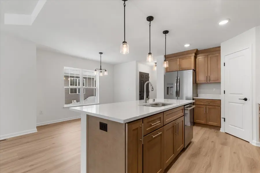 508 Hunter Oaks Blvd, Watertown, WI 53094 - Image #3