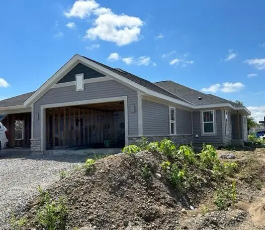 532 Hunter Oaks Blvd, Watertown, WI 53094 - Image #1