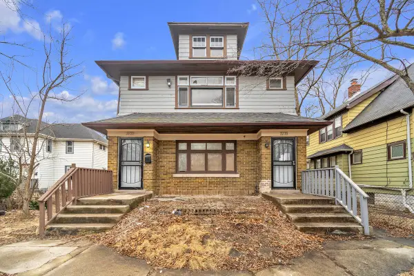 3733 W Sarnow St, Milwaukee, WI 53208