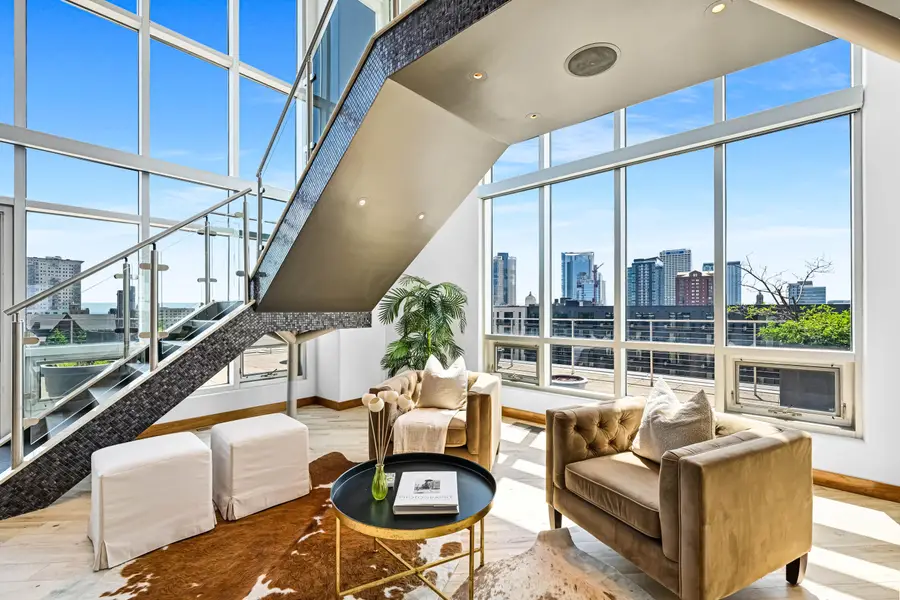 601 E Ogden Ave, Milwaukee, WI 53202 - Image #3