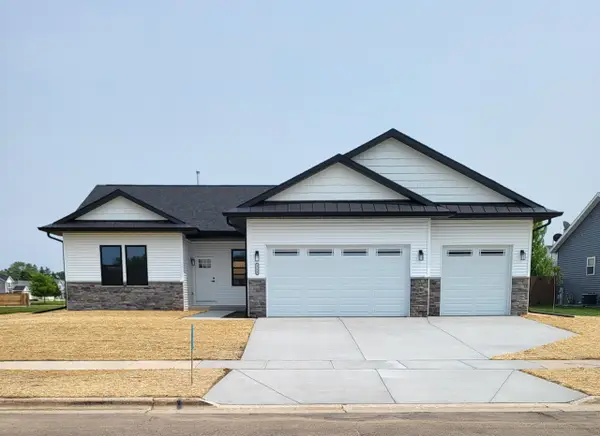 114 Autumn Dr, Delavan, WI 53115