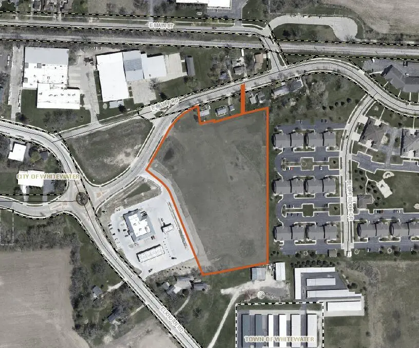 1127 Bluff Rd, Whitewater, WI 53190 - #1