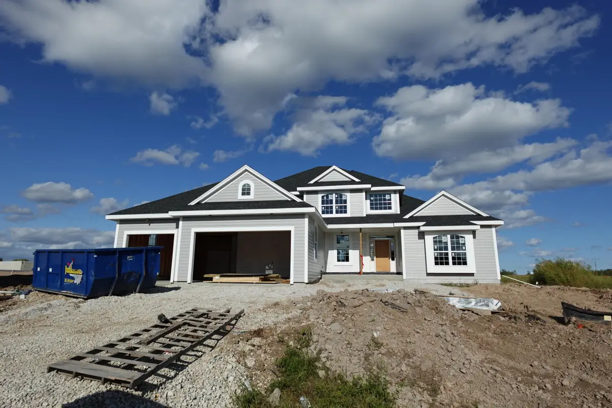 9866 N Cygnet Ct, Mequon, WI 53097 - Image #1