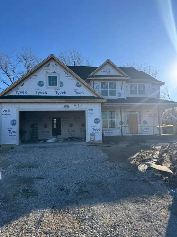 1114 Oxbow Ct, Pewaukee, WI 53072