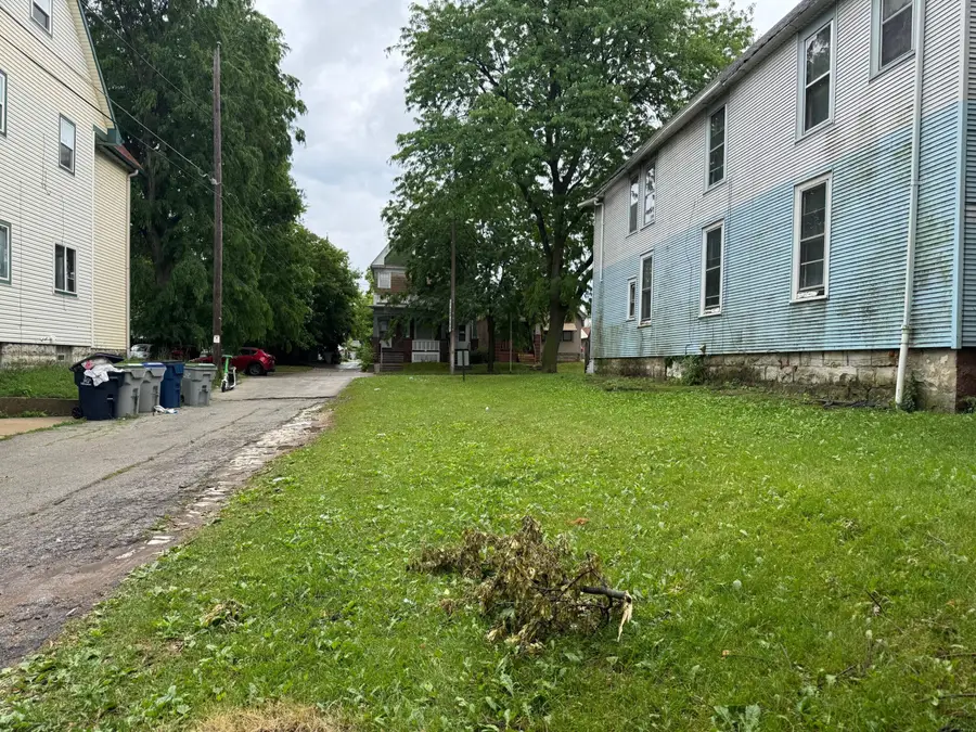 323 N 31st St, Milwaukee, WI 53208 - Image #3