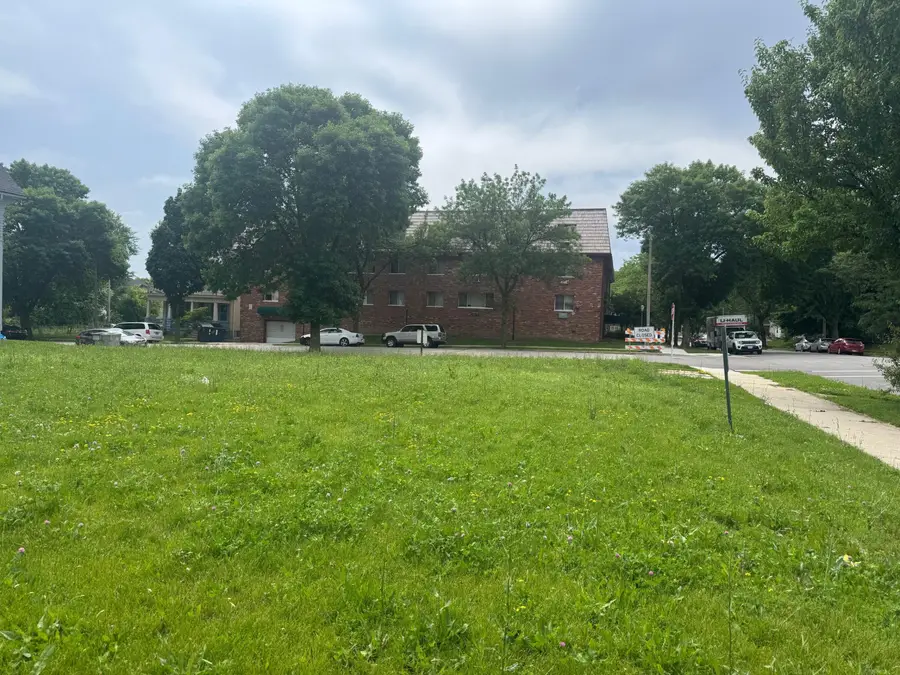 550 N 28th St, Milwaukee, WI 53208 - Image #2