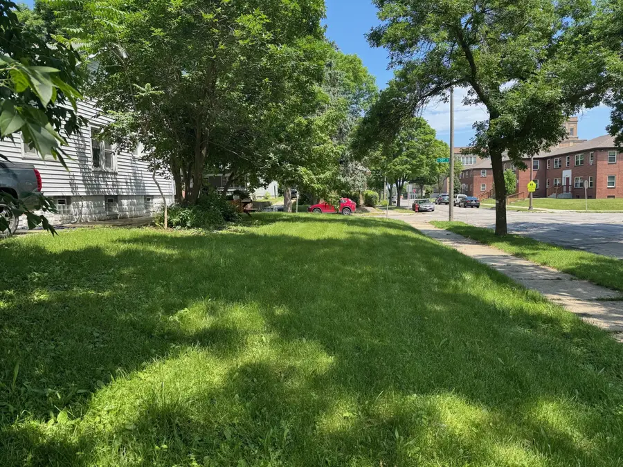 2401 N 53rd St, Milwaukee, WI 53210 - Image #3