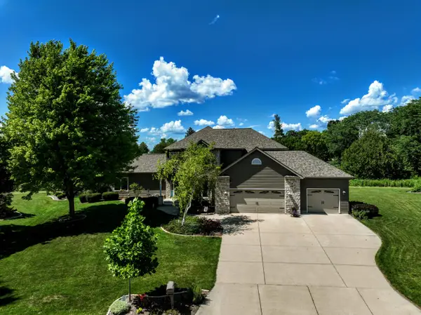 615 Fairway Cir, Jefferson, WI 53549