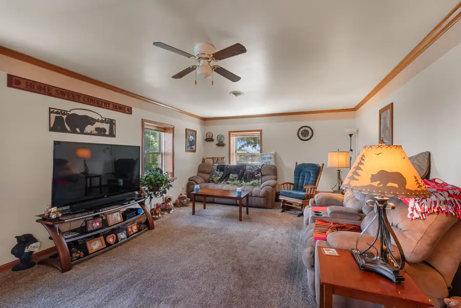 947 Broadmoore Dr, Hartford, WI 53027 - Image #2