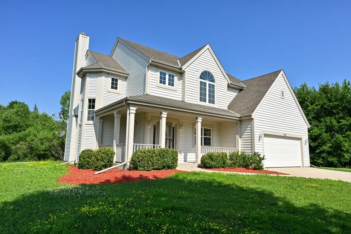 7085 S Carmel Dr, Franklin, WI 53132 - Image #1