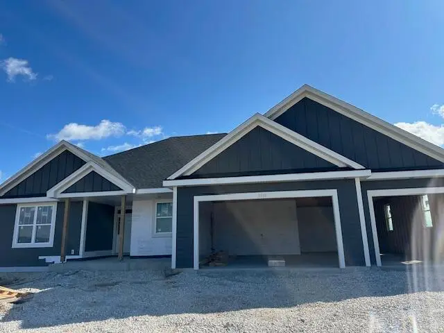 9800 N Migratory Ct, Mequon, WI 53097 - Image #1