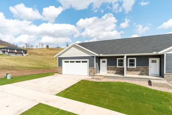 4060 Brooke Elizabeth Dr, Onalaska, WI 54650