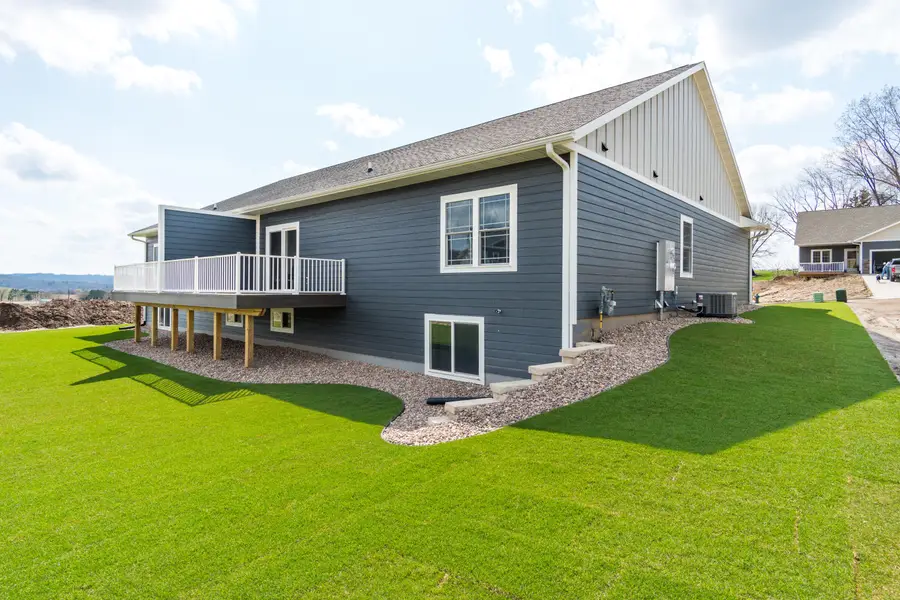 4060 Brooke Elizabeth Dr, Onalaska, WI 54650 - Image #2