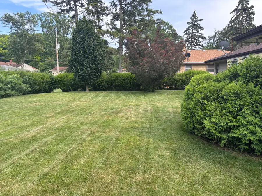 7658 N Delta Pl, Milwaukee, WI 53223 - Image #3