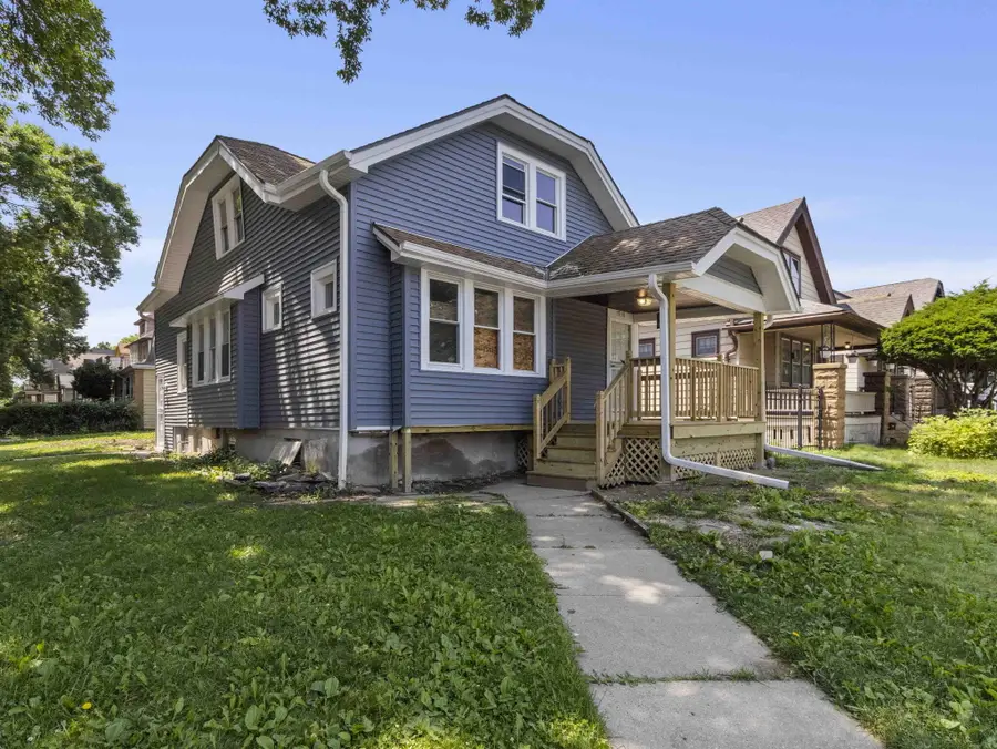 1701 W Keefe Ave, Milwaukee, WI 53206 - Image #2