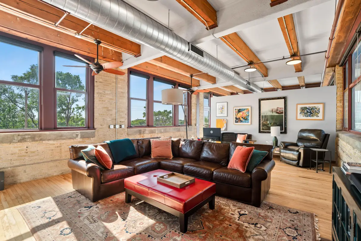 215 W Maple St, Milwaukee, WI 53204 - Image #1