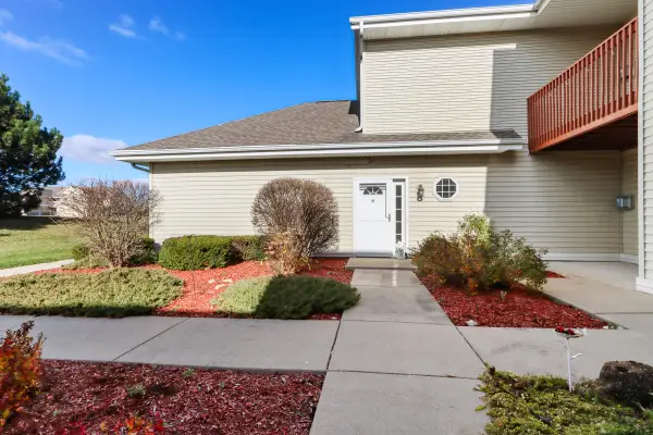 434 Betzer Rd, Delavan, WI 53115