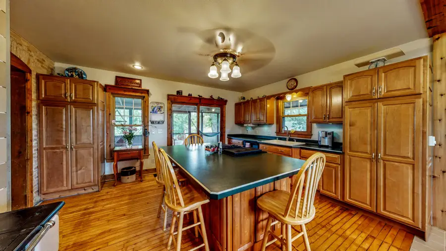 N7295 Manske Rd, Milford, WI 53551 - Image #3