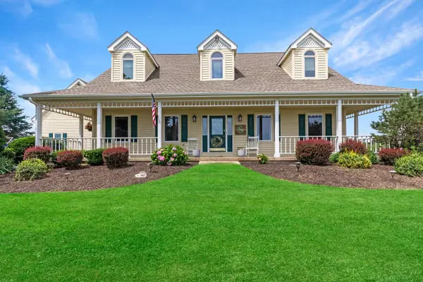 W1281 Siena Cir, Bloomfield, WI 53147