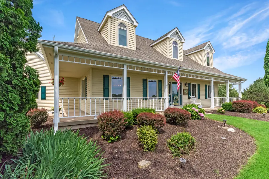 W1281 Siena Cir, Bloomfield Town, WI 53147 - Image #2