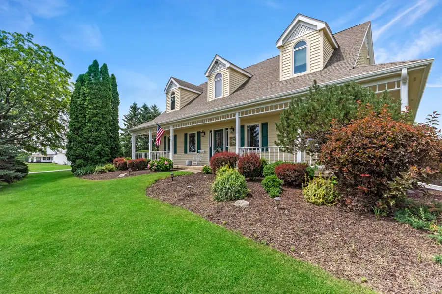 W1281 Siena Cir, Bloomfield Town, WI 53147 - Image #3