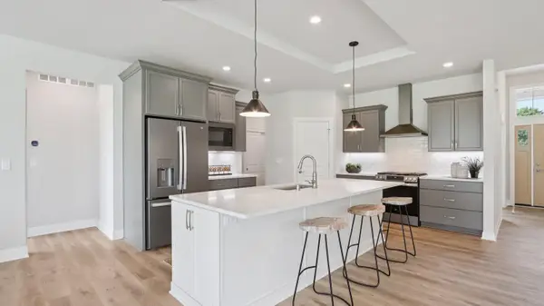 N82W27557 Cress-brook Dr, Lisbon, WI 53029