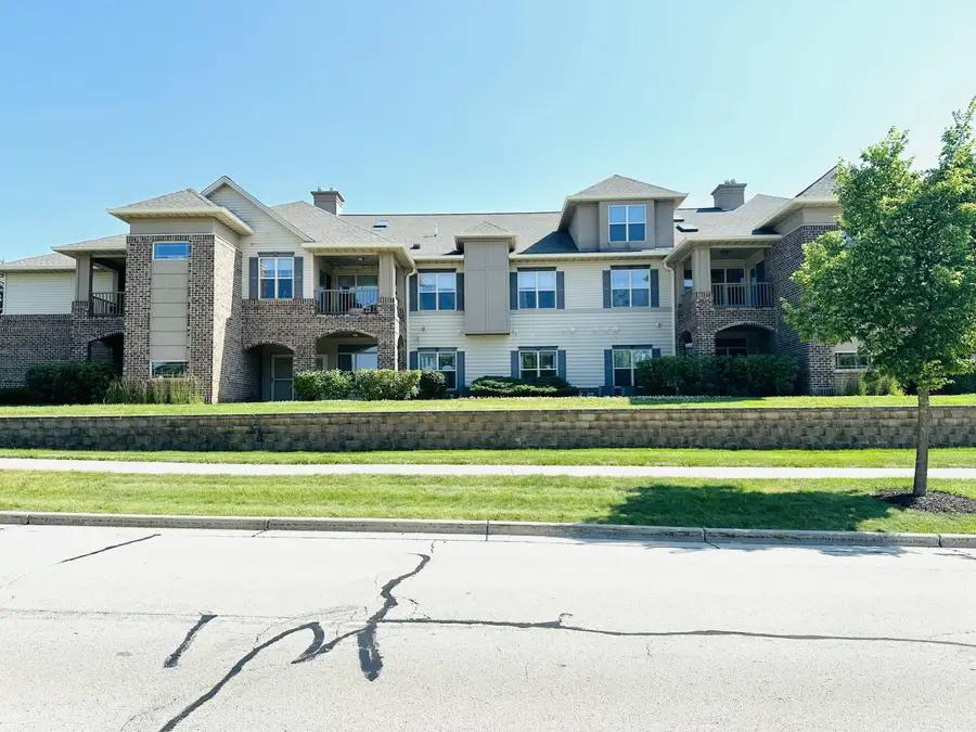 3053 W Drexel Ave, Franklin, WI 53132 - Image #2