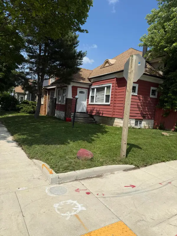 4102 N 7th St, Milwaukee, WI 53209