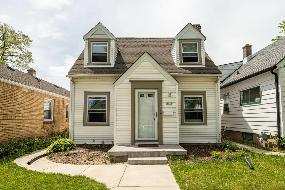 4423 N 36th St, Milwaukee, WI 53209 - Image #1