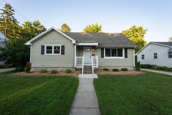 1153 N 11th Ave, West Bend, WI 53090