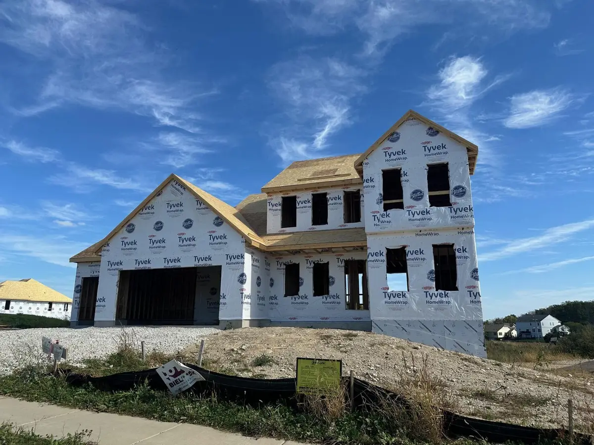 805 Viewpoint Ave, Waukesha, WI 53188 - Image #1