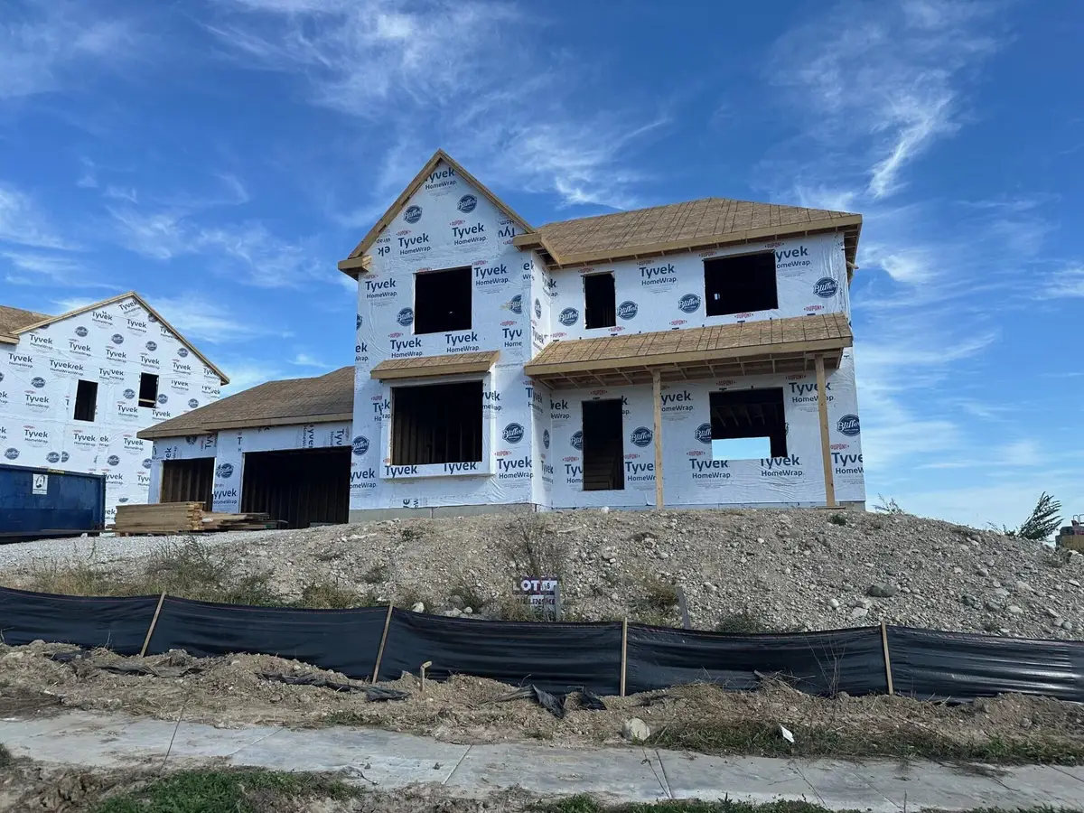 801 Viewpoint Dr, Waukesha, WI 53188 - Image #1