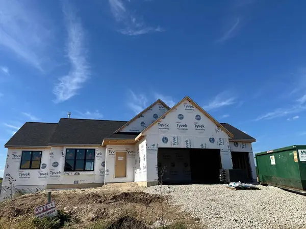 804 Viewpoint Ave, Waukesha, WI 53188