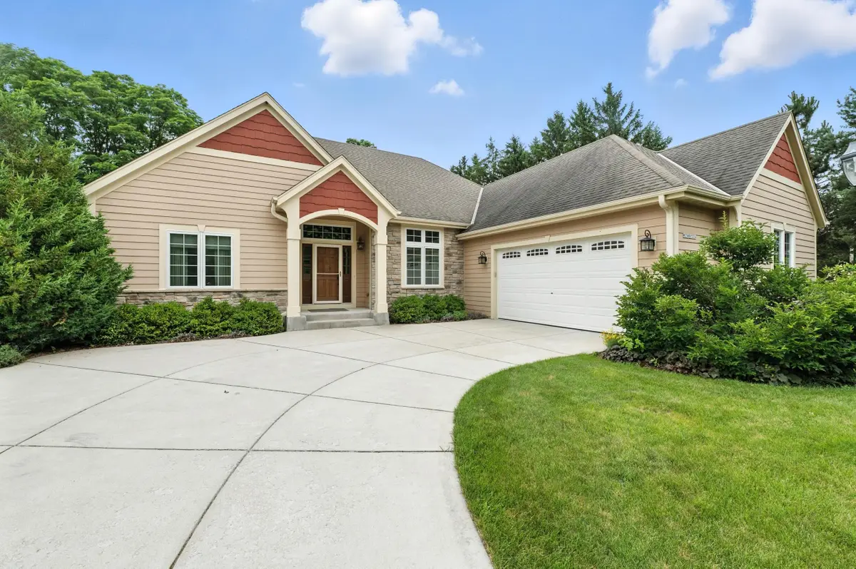 W238N7214 Michele Ln, Sussex, WI 53089 - Image #1