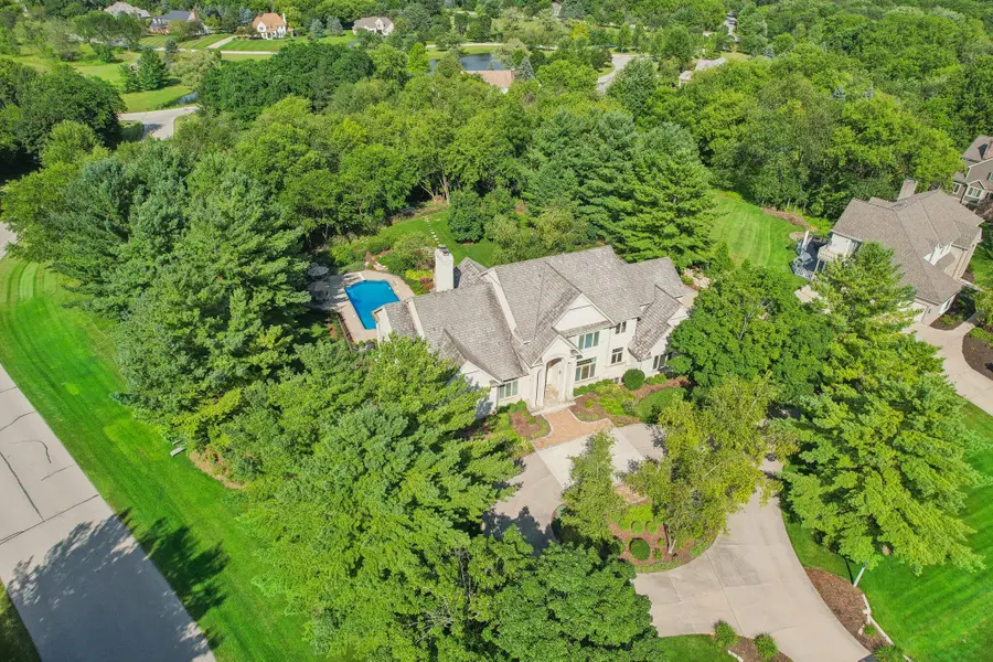 N28W30264 Red Hawk Ct, Delafield Town, WI 53072 - Image #3