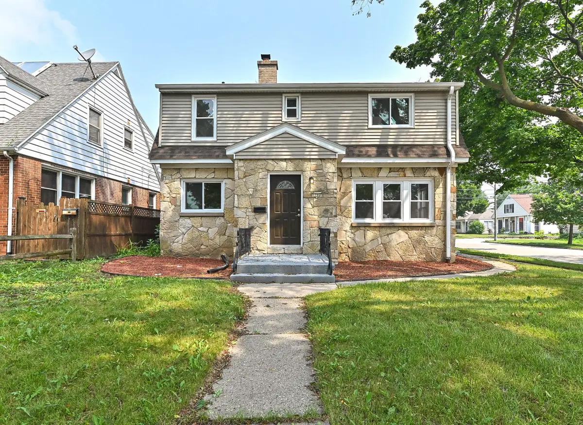 7702 W Keefe Ave, Milwaukee, WI 53222 - Image #1