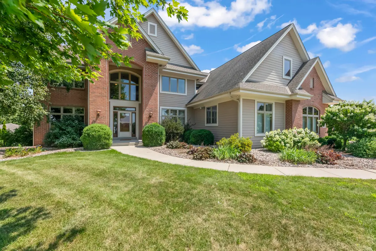 N81W33604 Chicory Ct E, Merton Town, WI 53066 - Image #1