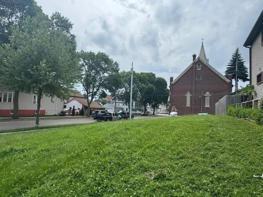 2361 S 10th St, Milwaukee, WI 53215 - Image #3