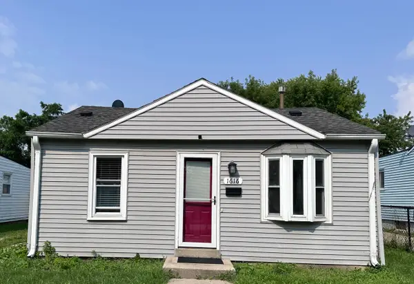 1616 Oregon St, Racine, WI 53405