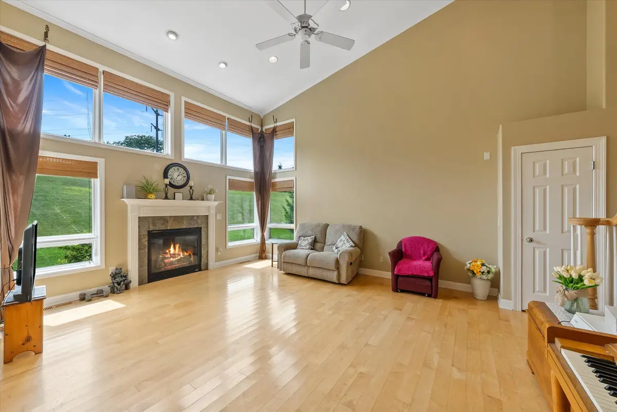 N15W29972 Brookstone Cir, Delafield Town, WI 53072 - Image #1