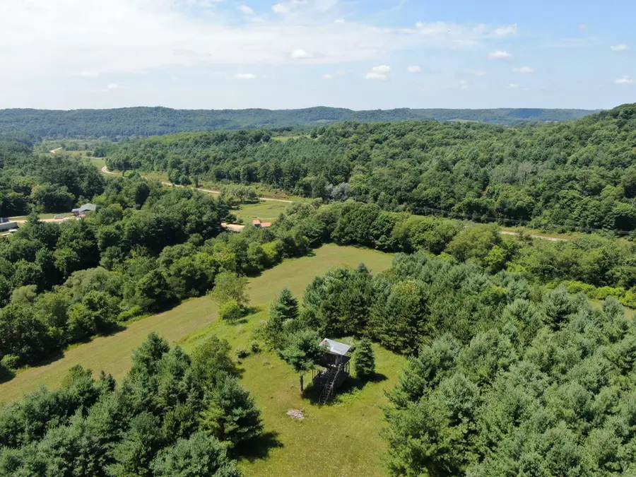 000 Drake Ln, Henrietta, WI 53924 - Image #3