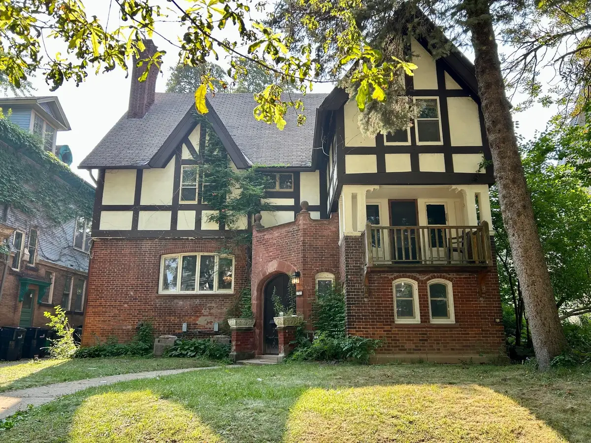 2721 N Shepard Ave, Milwaukee, WI 53211 - Image #1