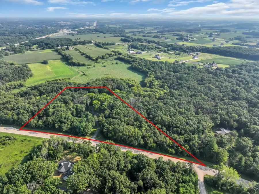 1405 N English Settlement Ave, Rochester, WI 53105 - Image #2