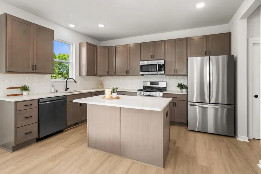 W168N10125 Bittersweet Trl, Germantown, WI 53022 - Image #3