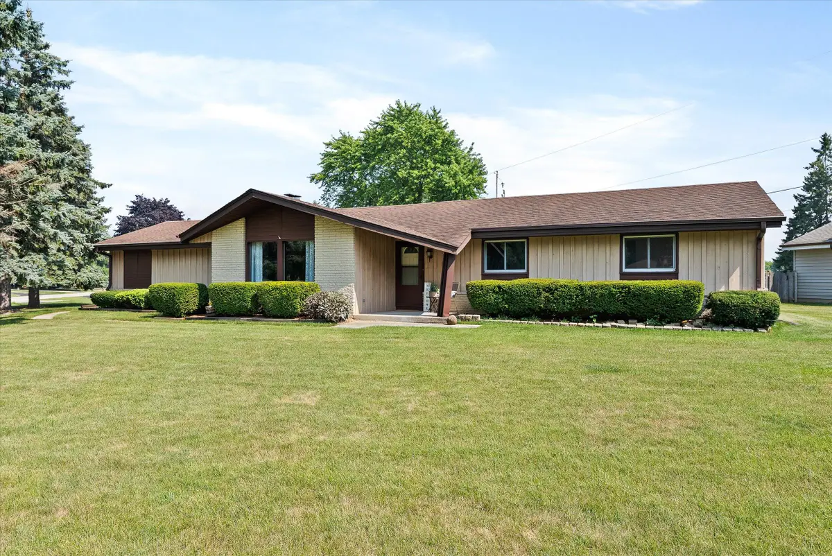 5889 W Silverleaf Ln, Brown Deer, WI 53223 - #1
