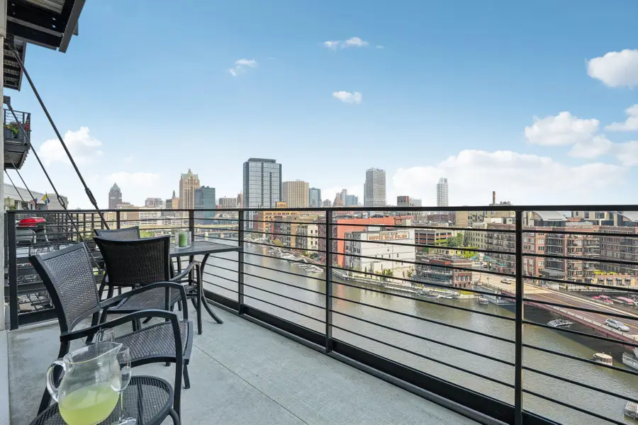 106 W Seeboth St, Milwaukee, WI 53204 - Image #2