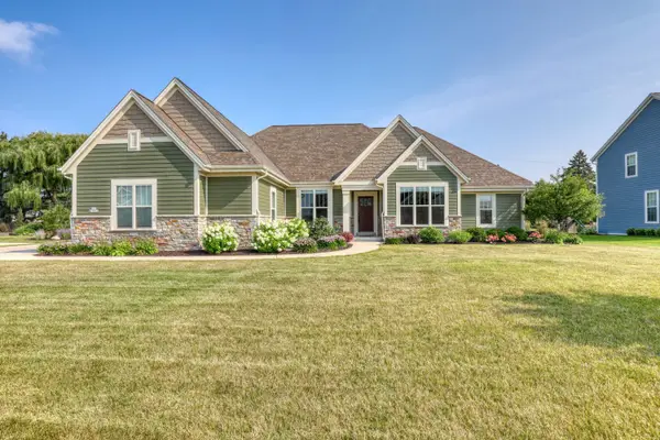 N67W15832 Tamarack Trl, Menomonee Falls, WI 53051