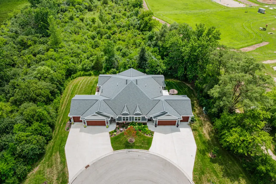 166 Phantom Lake Ct, Mukwonago, WI 53149 - Image #2