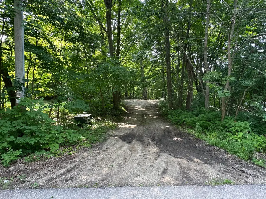 525 Woodland Dr, Colgate, WI 53017 - Image #2