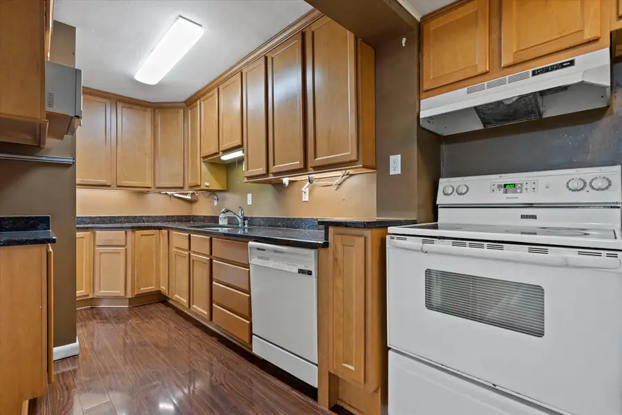 5006 N Port Washington Rd, Glendale, WI 53217 - Image #2